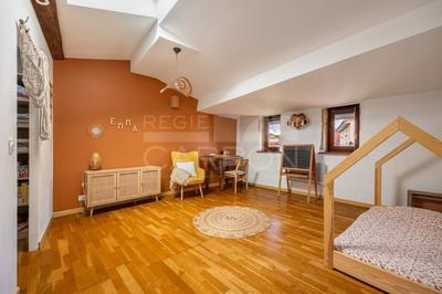 Maison - 219 m² - 6 pièces