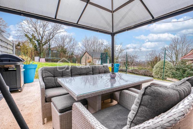 Maison traditionnelle - 138 m² - 6 pièces