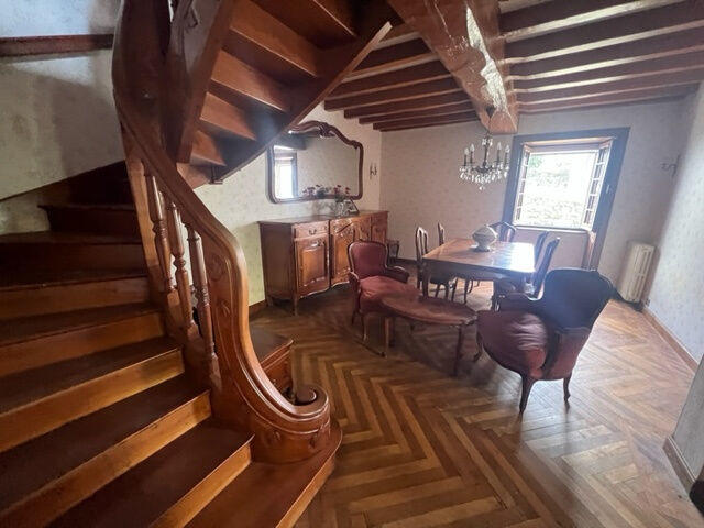 Maison - 214 m² - 10 pièces