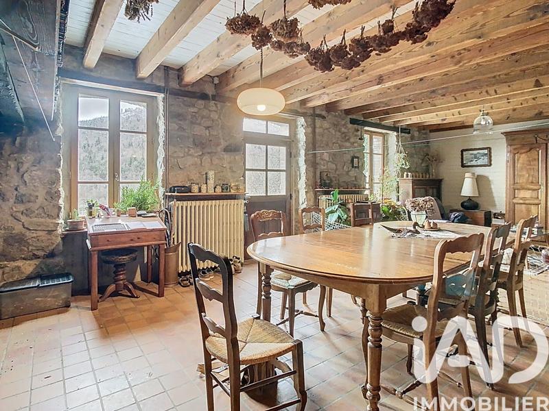 Maison - 195 m² - 8 pièces