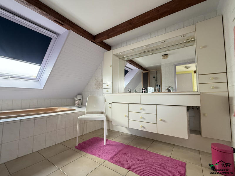 Maison - 255 m² - 10 pièces