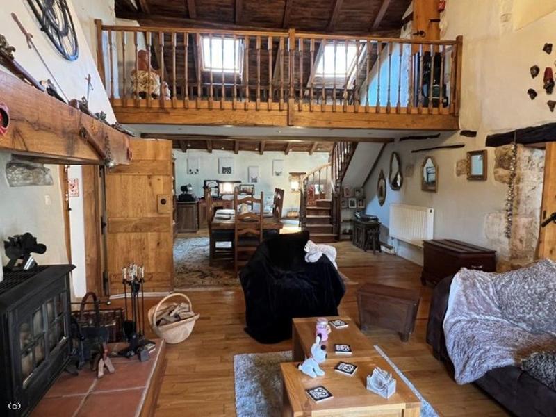 Maison ancienne - 313 m² - 8 pièces