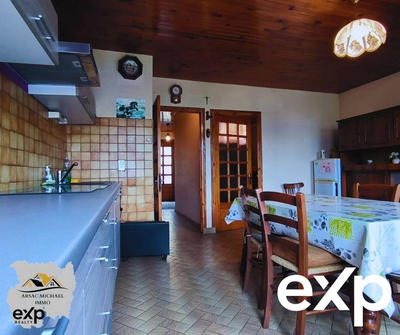 Maison traditionnelle - 110 m² - 5 pièces