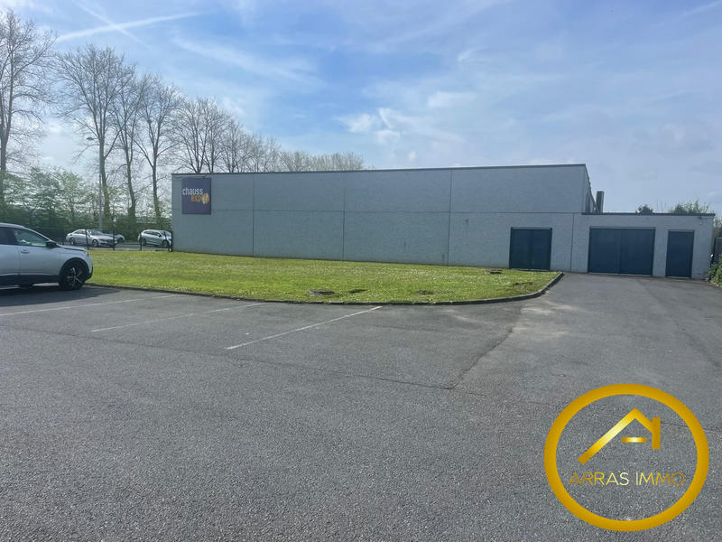 Local commercial - 608 m²