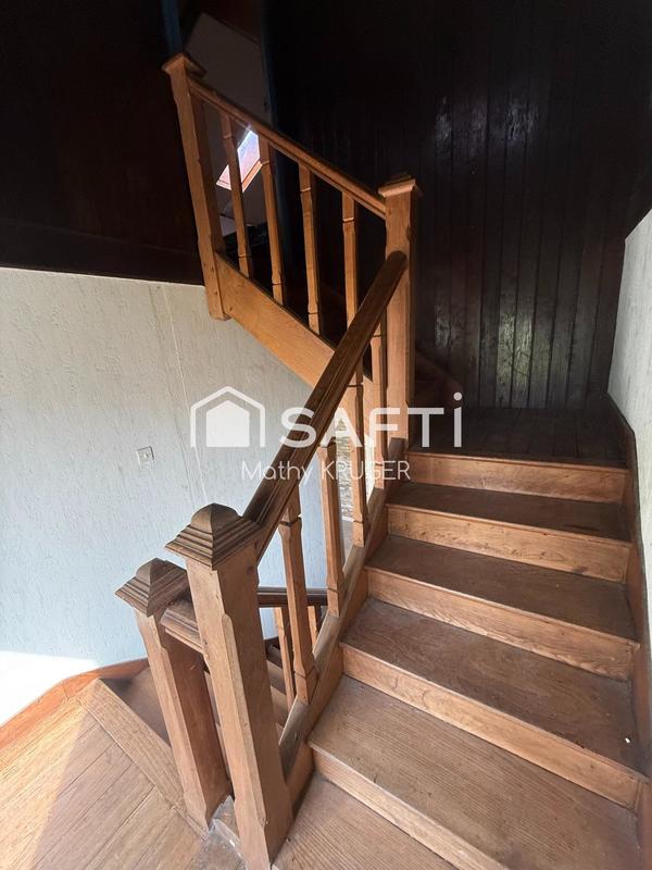 Maison - 257 m² - 8 pièces