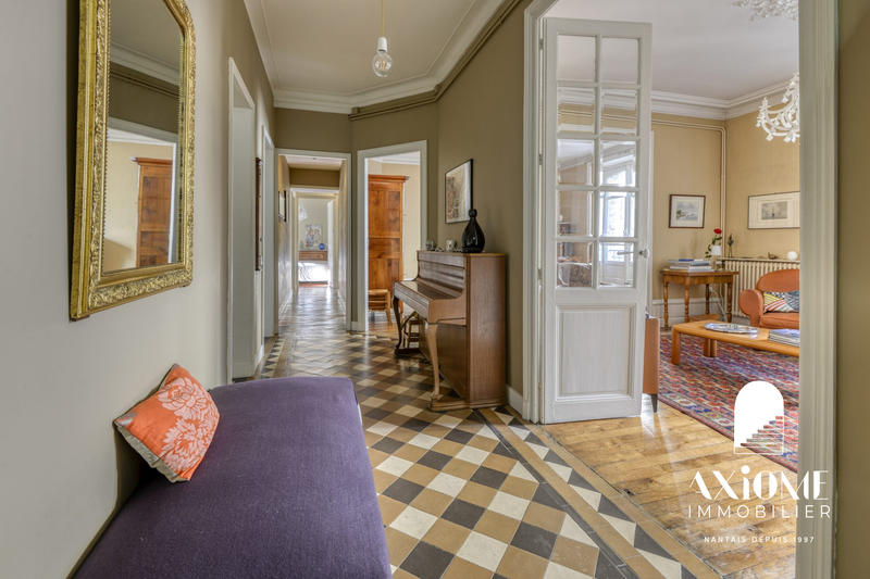 Appartement - 140 m² - 5 pièces