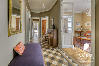 Appartement - 140 m² - 5 pièces