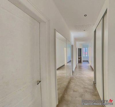 Maison traditionnelle - 200 m² - 8 pièces