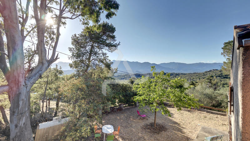 Maison - 235 m² - 7 pièces