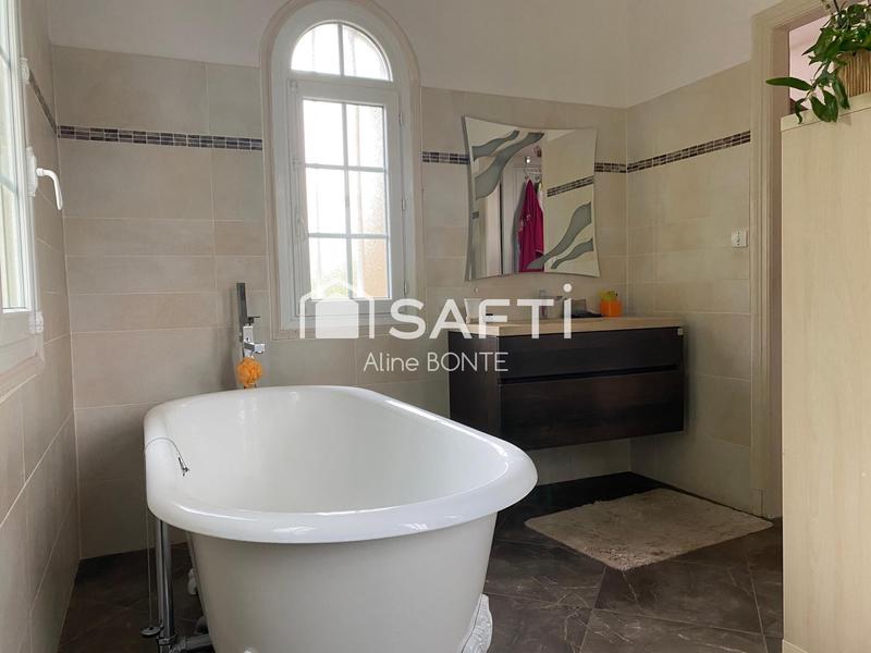 Propriété - 488 m² - 9 pièces