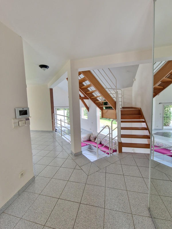 Maison - 185 m² - 8 pièces