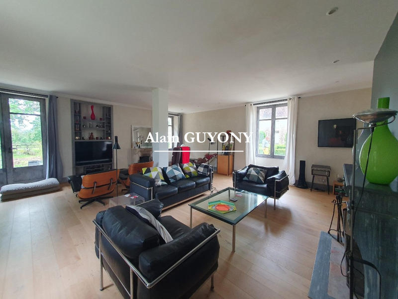 Maison - 714 m² - 21 pièces