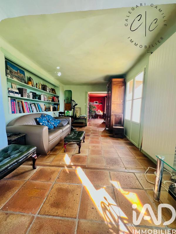 Maison - 265 m² - 10 pièces