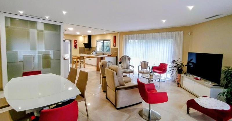 Maison - 137 m² - 4 pièces