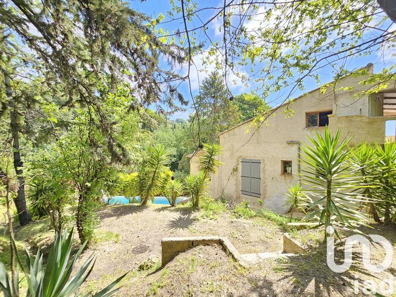 Maison - 250 m² - 9 pièces