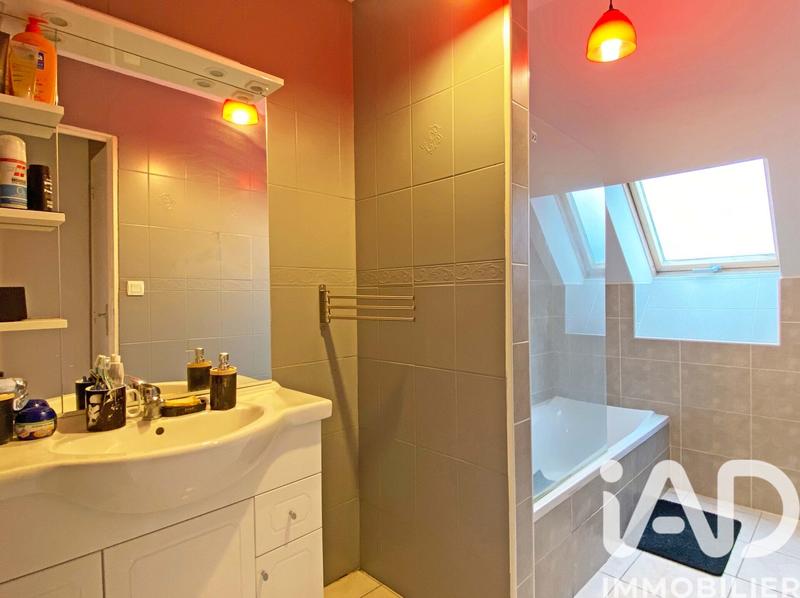 Maison - 174 m² - 9 pièces