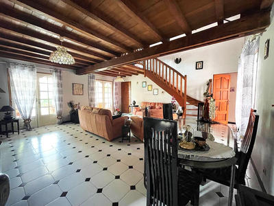 Maison - 190 m² - 6 pièces