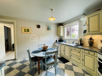 Maison de ville - 120 m² - 7 pièces