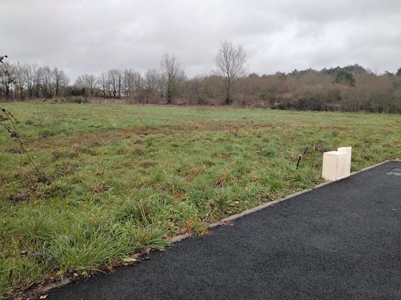 Terrain constructible - 913 m²