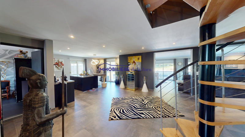 Maison - 199 m² - 6 pièces