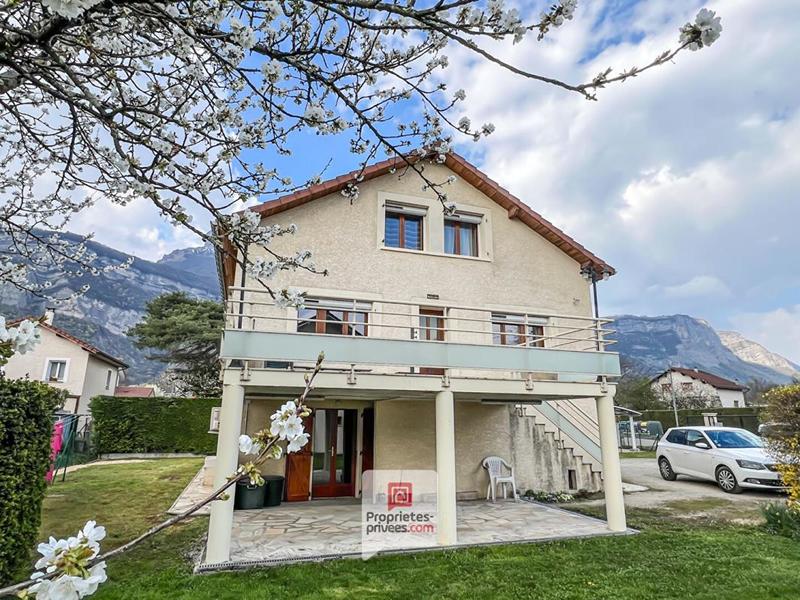 Maison - 122 m² - 5 pièces