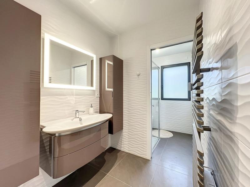 Maison contemporaine - 167 m² - 6 pièces