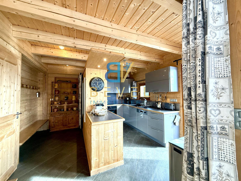 Châlet - 193 m² - 7 pièces