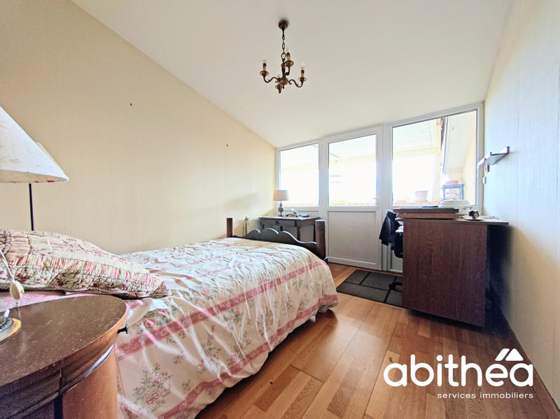 Maison - 380 m² - 12 pièces