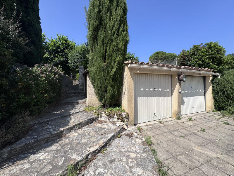 Maison - 311 m² - 9 pièces