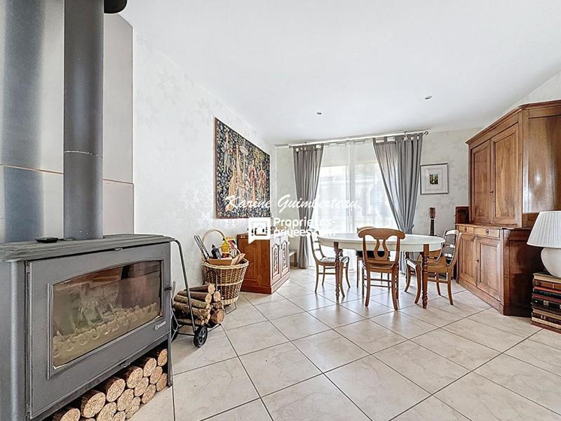 Maison - 180 m² - 5 pièces