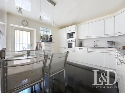 Maison - 155 m² - 7 pièces