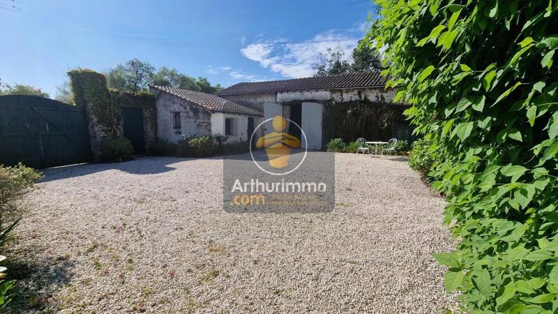 Maison - 270 m² - 11 pièces