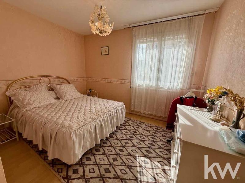 Appartement - 100 m² - 5 pièces