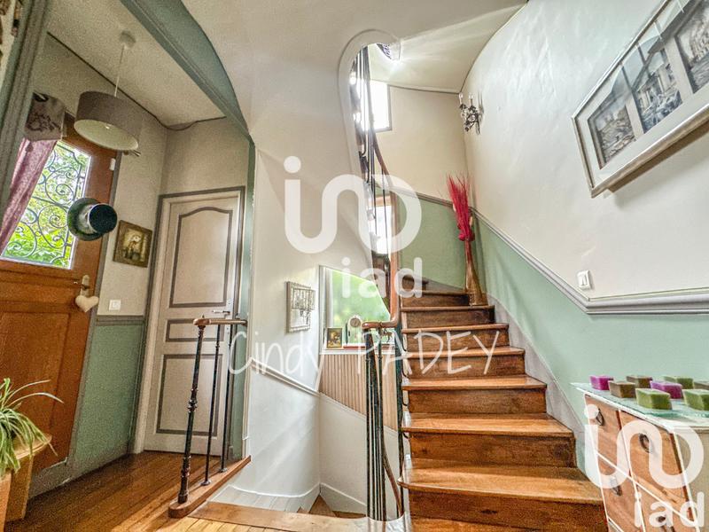 Maison - 220 m² - 9 pièces