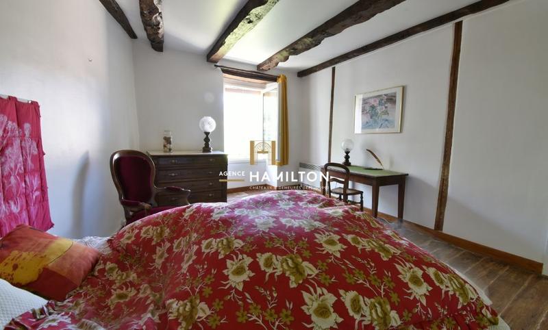 Maison - 223 m² - 8 pièces