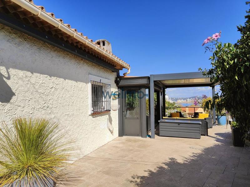 Maison - 260 m² - 10 pièces