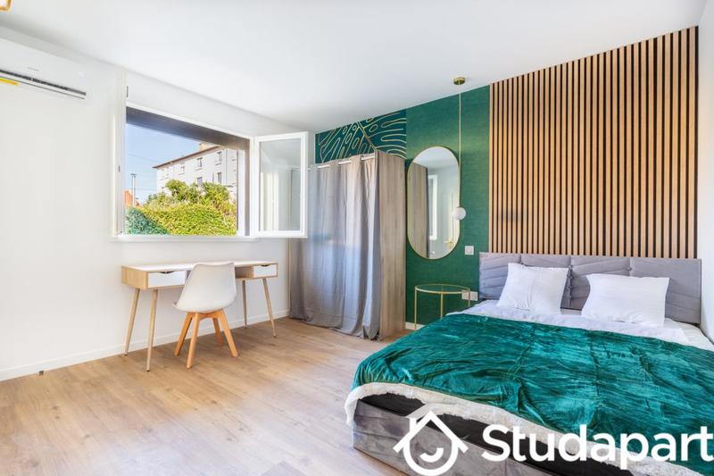 Chambre - 13 m² - 1 pièce