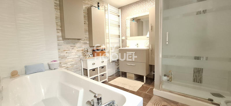 Maison - 170 m² - 6 pièces