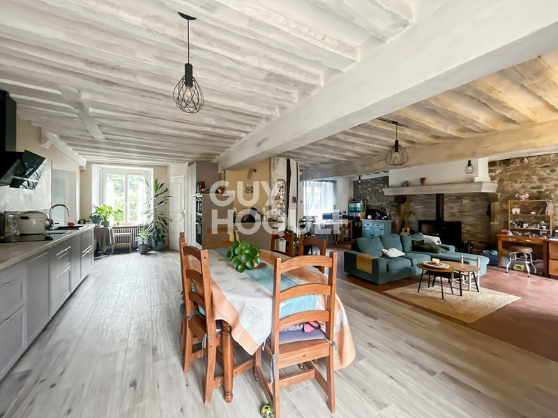 Maison - 201 m² - 7 pièces