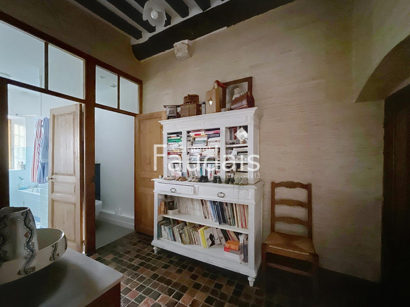 Maison - 280 m² - 10 pièces