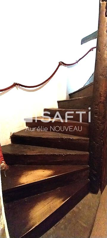 Maison - 320 m² - 12 pièces