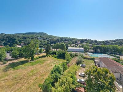 Appartement - 94 m² - 4 pièces