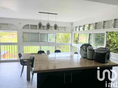 Maison - 230 m² - 8 pièces