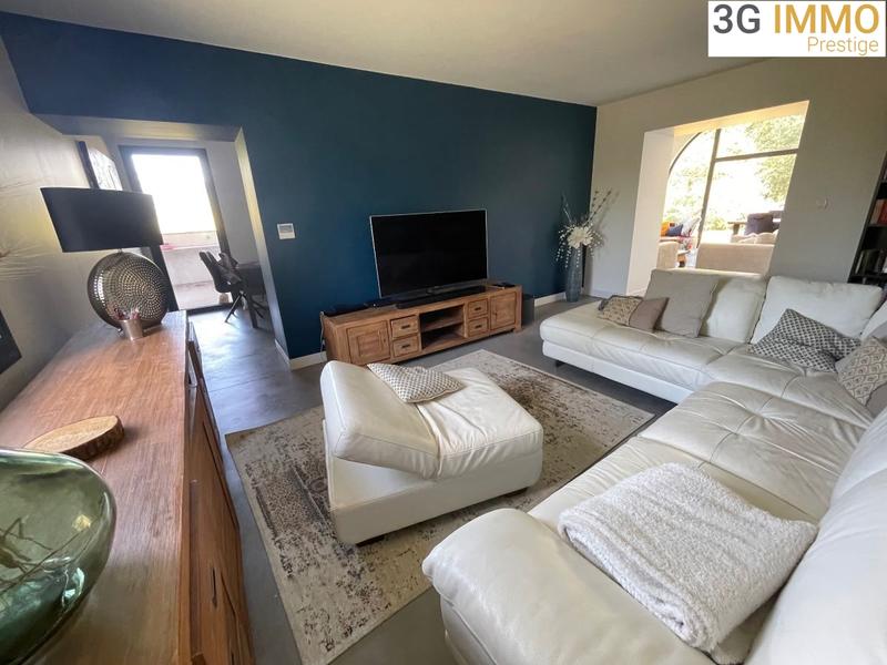 Villa - 280 m² - 9 pièces