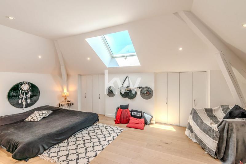 Maison - 262 m² - 8 pièces