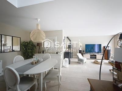 Maison - 207 m² - 7 pièces