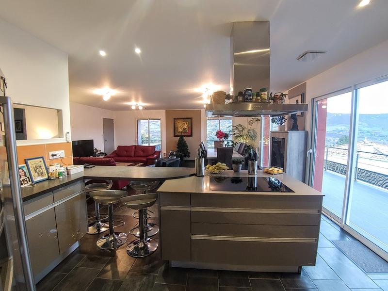 Maison - 140 m² - 5 pièces