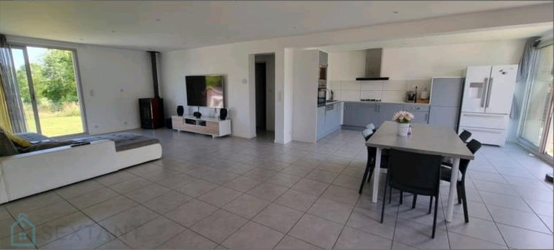 Maison - 213 m² - 9 pièces