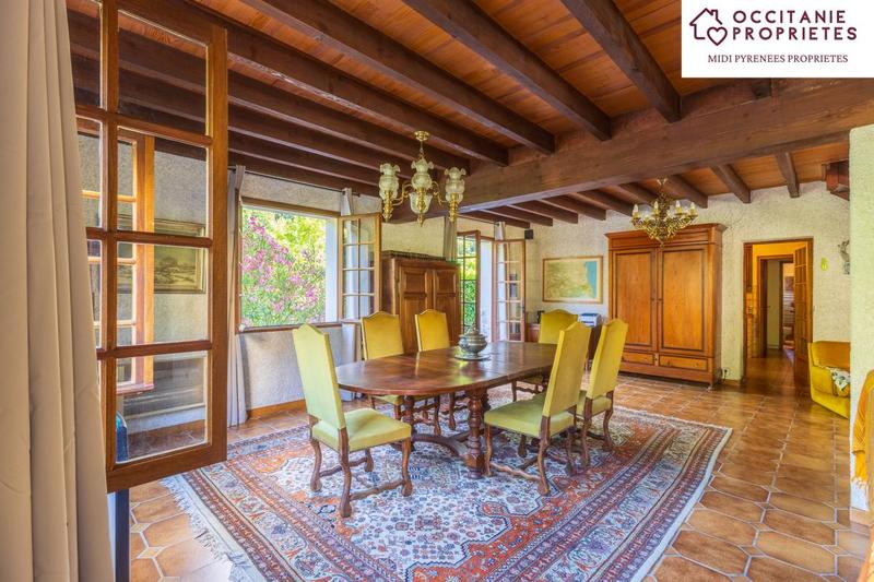 Propriété - 250 m² - 9 pièces