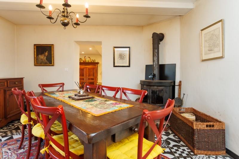 Propriété - 295 m² - 10 pièces